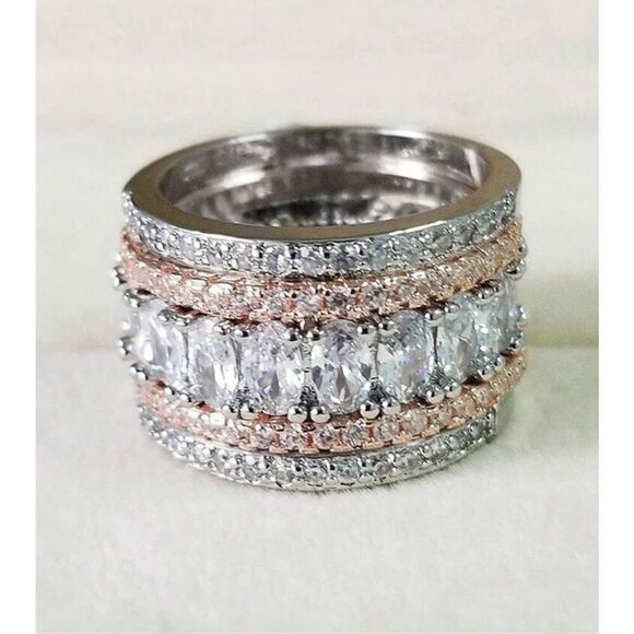 Beautiful Faux Diamond Ring - Picture 6 of 6